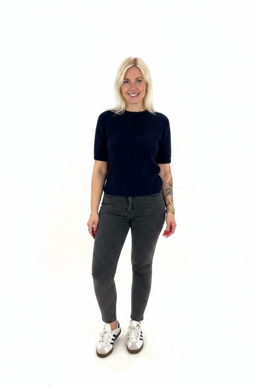 Italiensk sweater med kort ærmer og  med uld