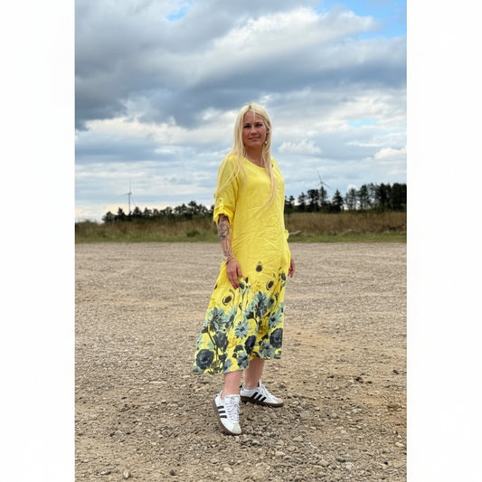 Lang italiensk kjole i hør.