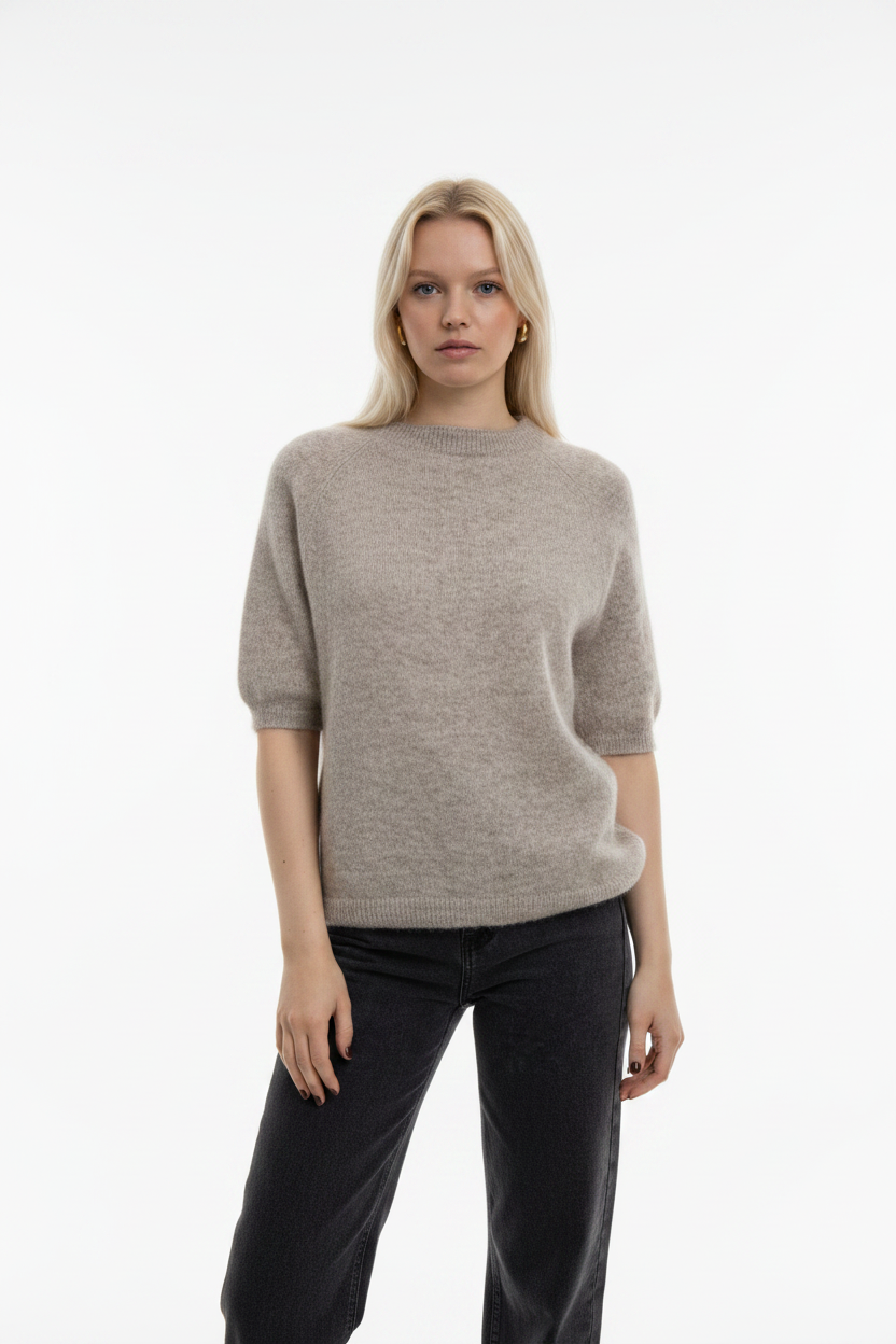 Italiensk sweater med kort ærmer og  med uld
