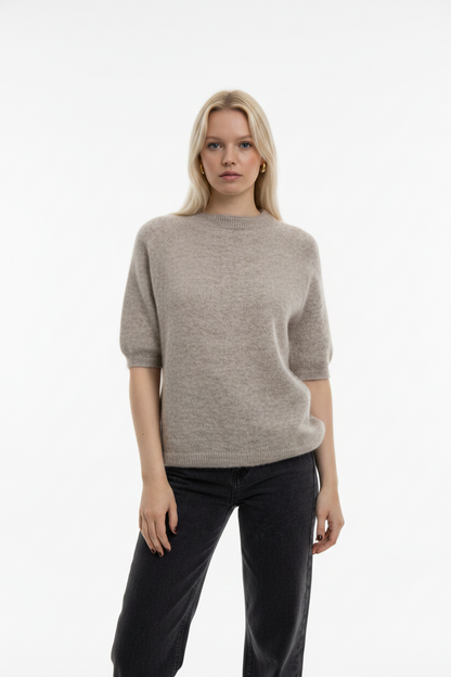 Italiensk sweater med kort ærmer og  med uld