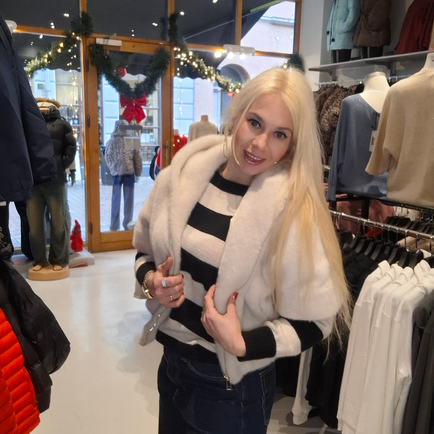 Imiteret kvinde Pels jakke med hætte