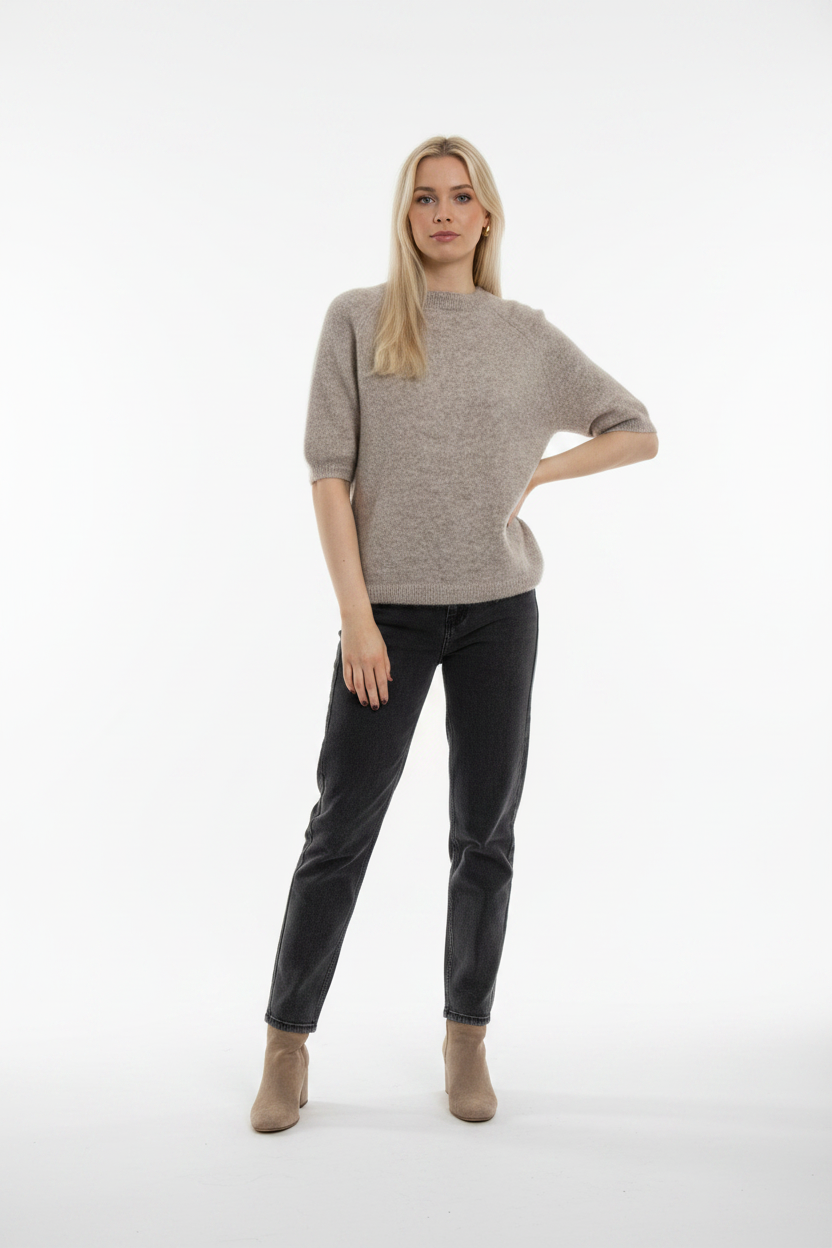 Italiensk sweater med kort ærmer og  med uld