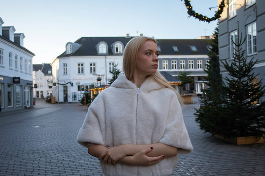 Imiteret kvinde Pels jakke med hætte